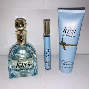 Kiss by Rihanna Set
